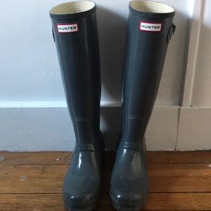 Tall hunter boots
